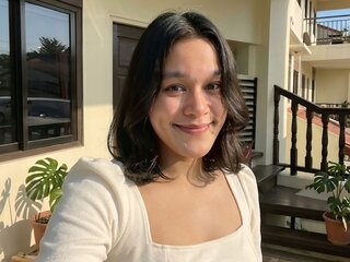 LaraSnow pussy online