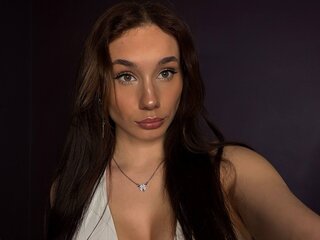 NikkiFarmiga camshow online